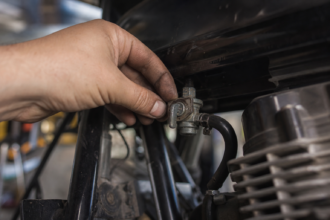 Údržba palivového kohúta na motocykli
