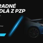 Dopravná nehoda s poškodenými vozidlami a nápis náhradné vozidlá z PZP.