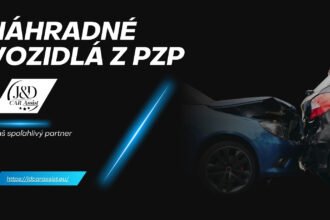 Dopravná nehoda s poškodenými vozidlami a nápis náhradné vozidlá z PZP.